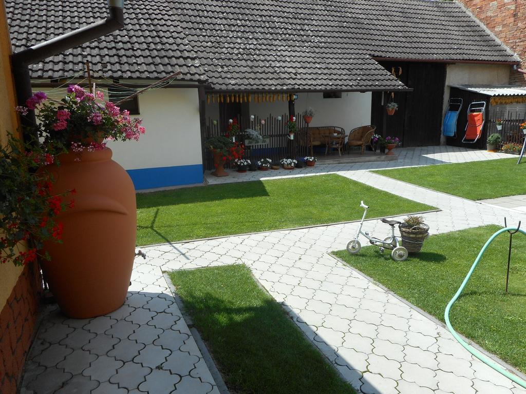 Slovácká chalupa Ratiskovice Esterno foto
